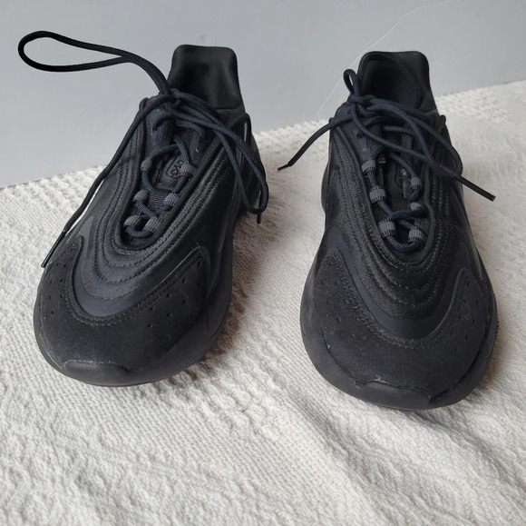 Adidas Ozelia Black  Chunky Athletic Casual Sneaker - Picture 4 of 12